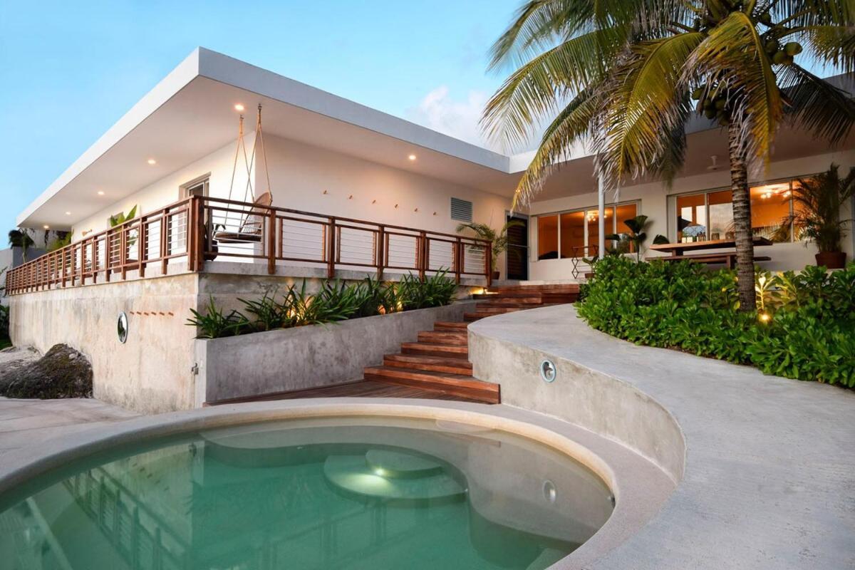 Villa Gorgeous Beachfront Paradise