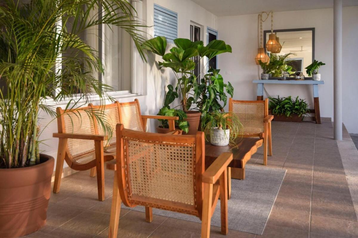 Gorgeous Beachfront Paradise *
