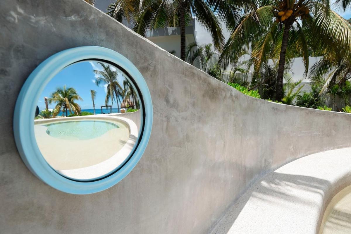 Gorgeous Beachfront Paradise