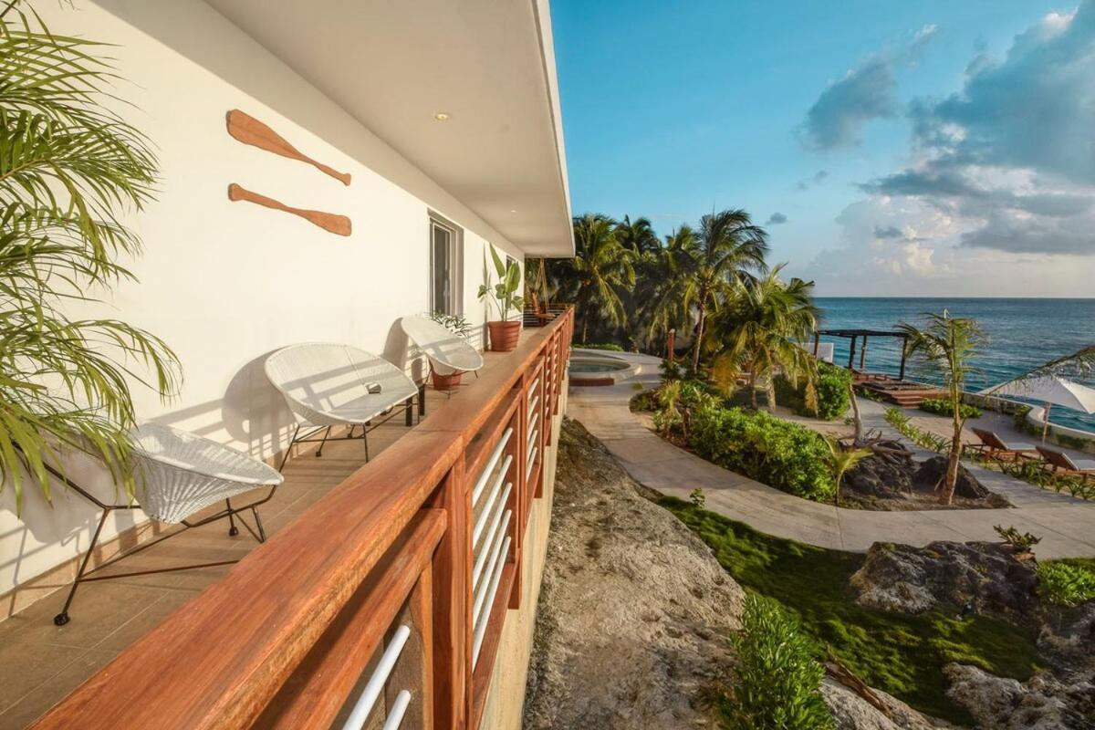 Gorgeous Beachfront Paradise Villa *