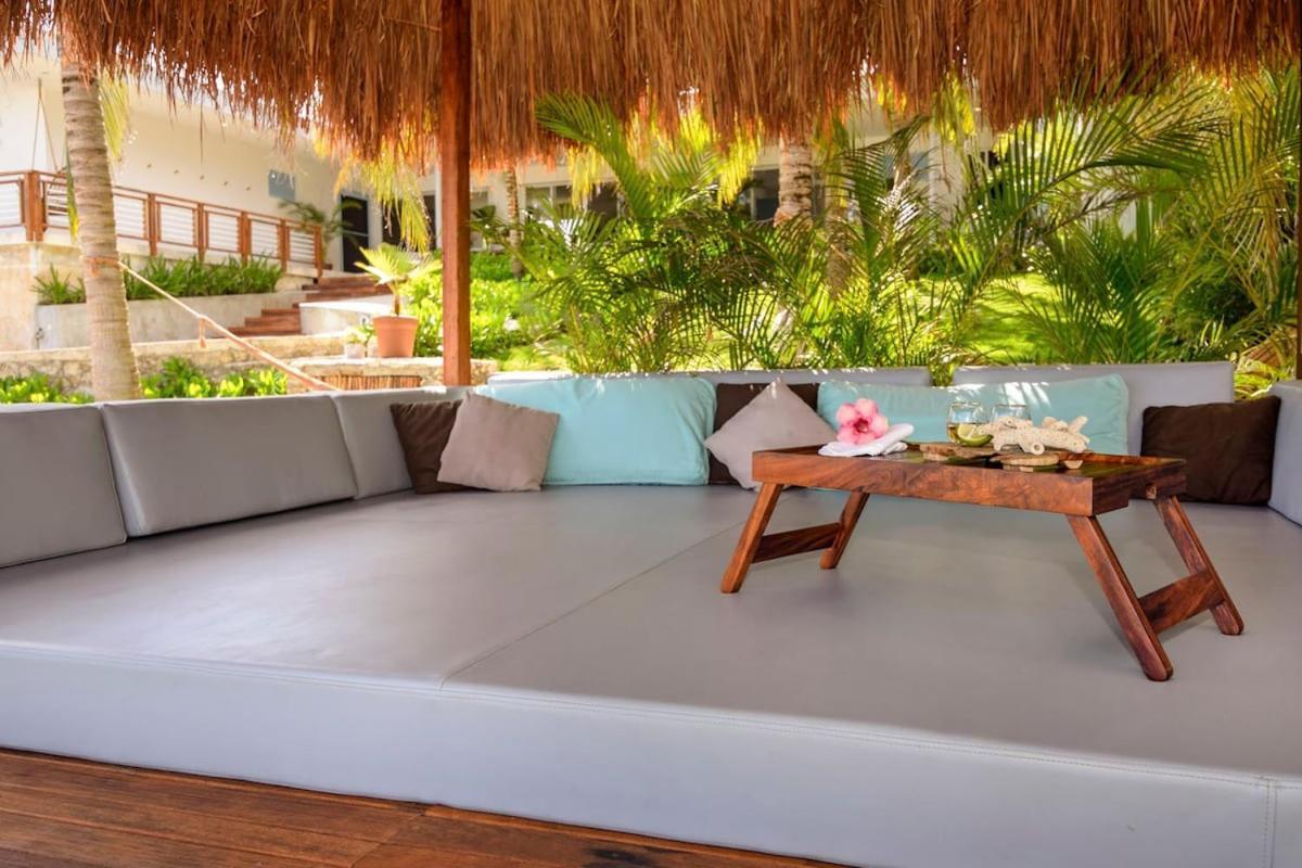Villa Gorgeous Beachfront Paradise *