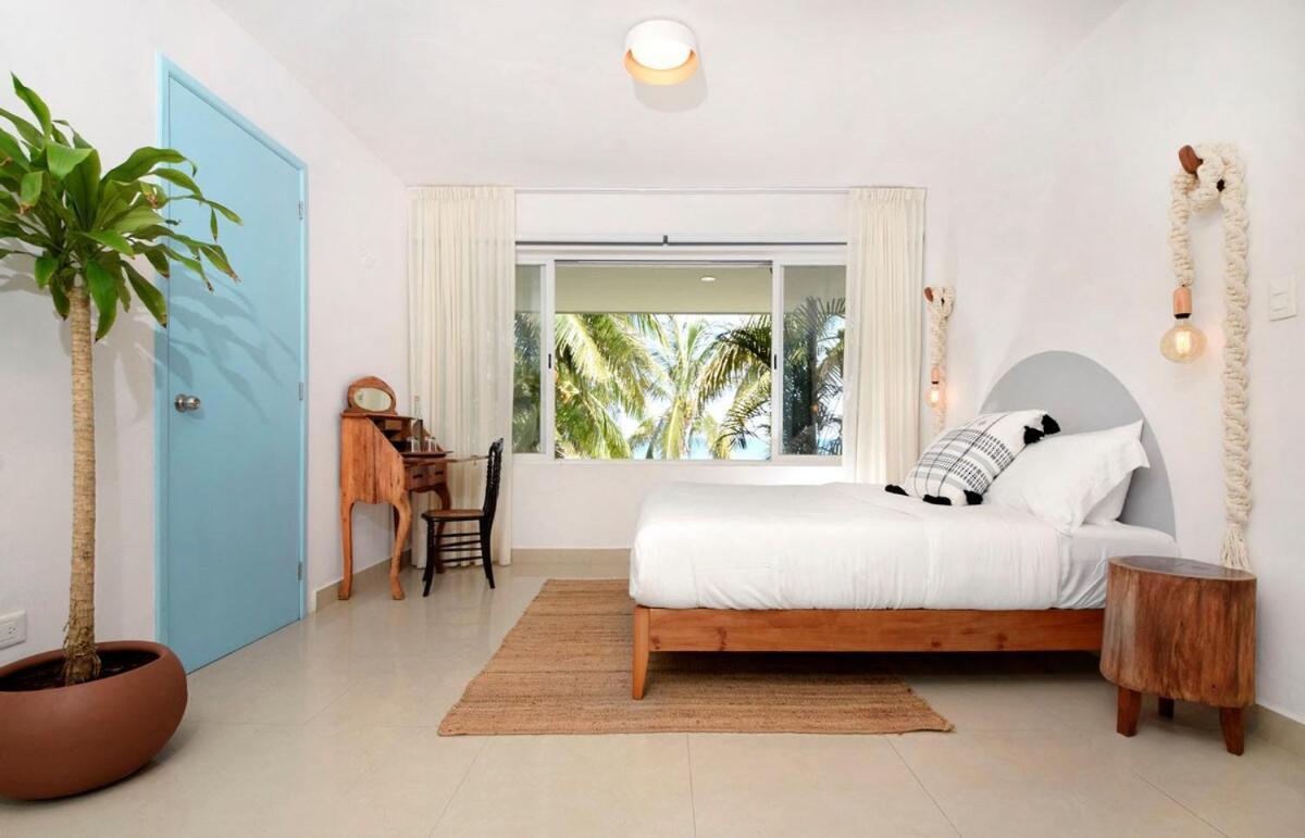 Gorgeous Beachfront Paradise Villa Cozumel