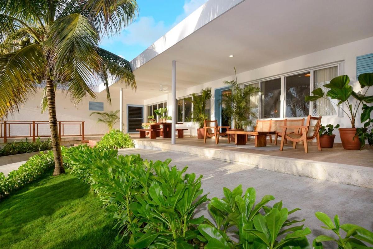 Gorgeous Beachfront Paradise *