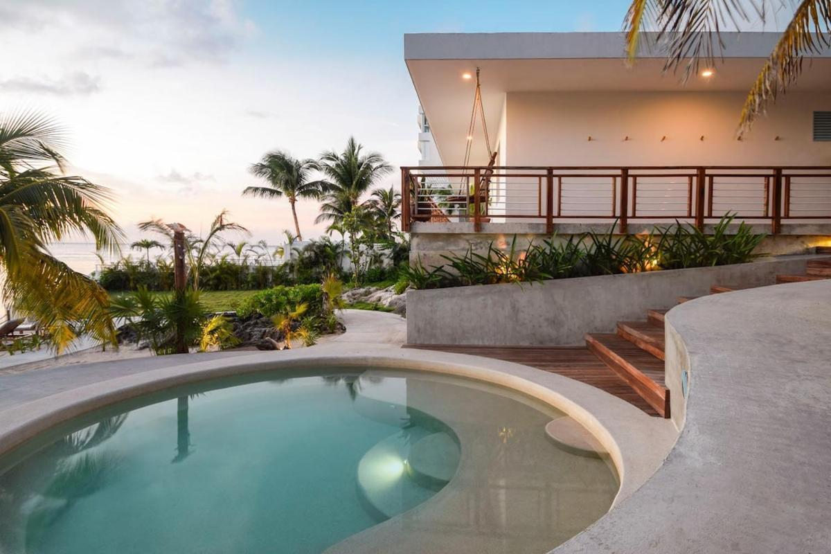 Gorgeous Beachfront Paradise Villa *